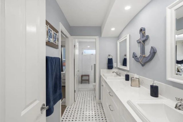 2122 Del Mar Heights Road, Del Mar, CA 92014