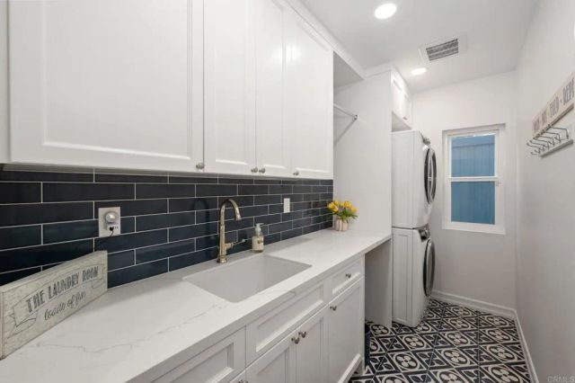 2122 Del Mar Heights Road, Del Mar, CA 92014