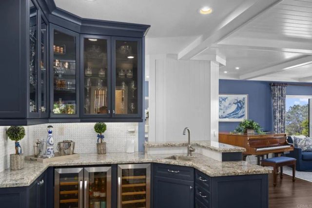 2122 Del Mar Heights Road, Del Mar, CA 92014