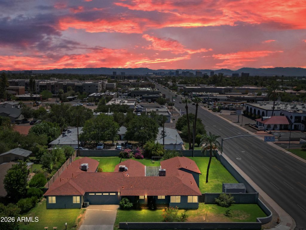 701 E MCLELLAN Boulevard, Phoenix, AZ 85014 — photo 2
