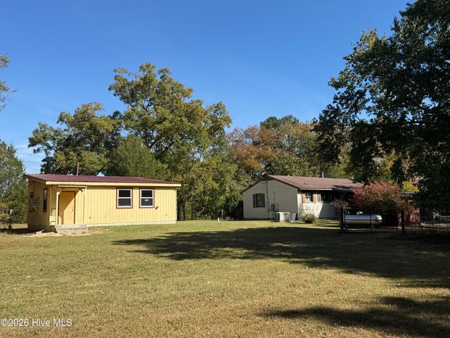 119 Bessie Road, Carthage, NC 28327