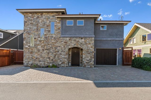 2974 E Cliff Drive, Santa Cruz, CA 95062