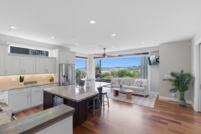 2974 E Cliff Drive, Santa Cruz, CA 95062