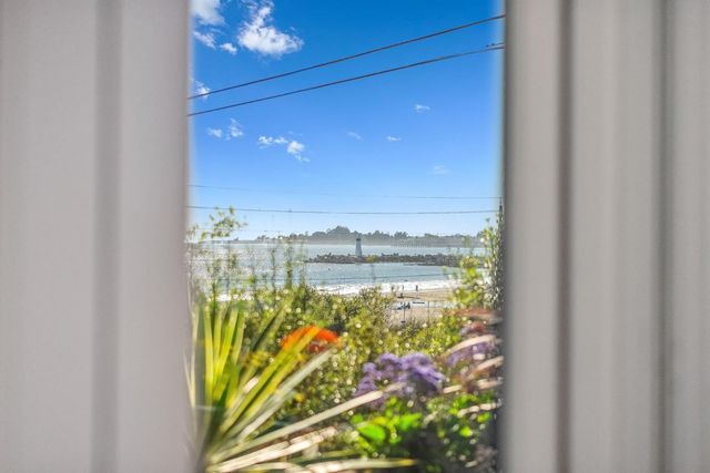 2974 E Cliff Drive, Santa Cruz, CA 95062