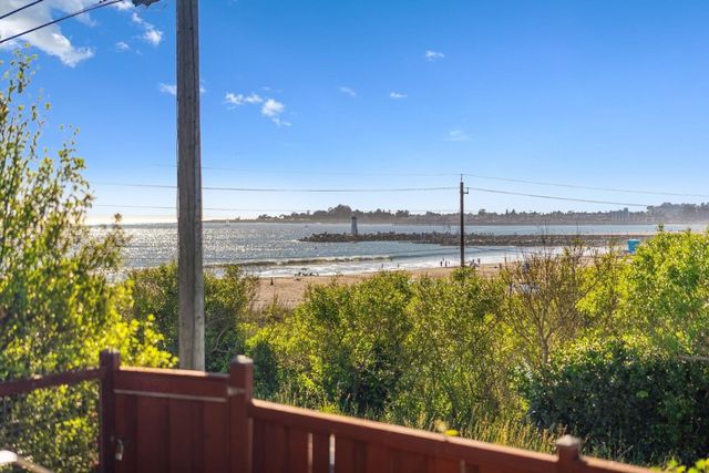 2974 E Cliff Drive, Santa Cruz, CA 95062