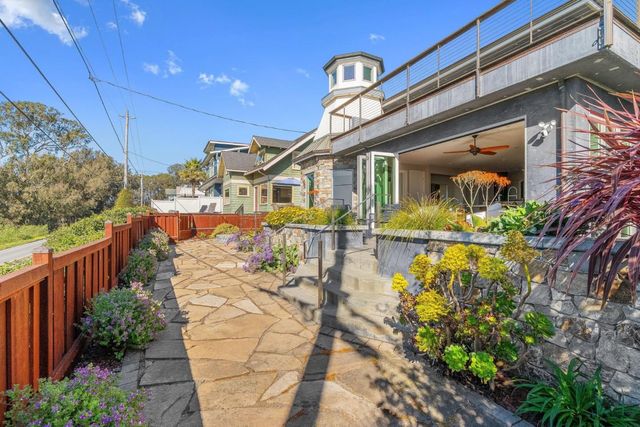 2974 E Cliff Drive, Santa Cruz, CA 95062