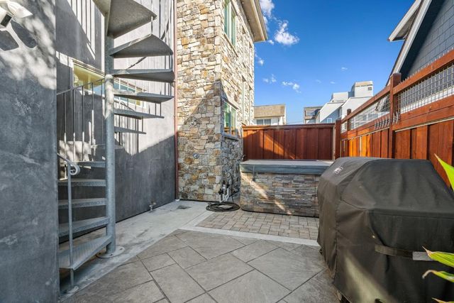 2974 E Cliff Drive, Santa Cruz, CA 95062