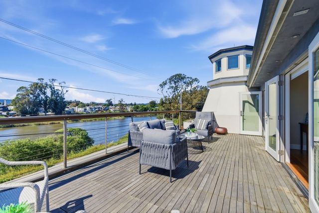 2974 E Cliff Drive, Santa Cruz, CA 95062