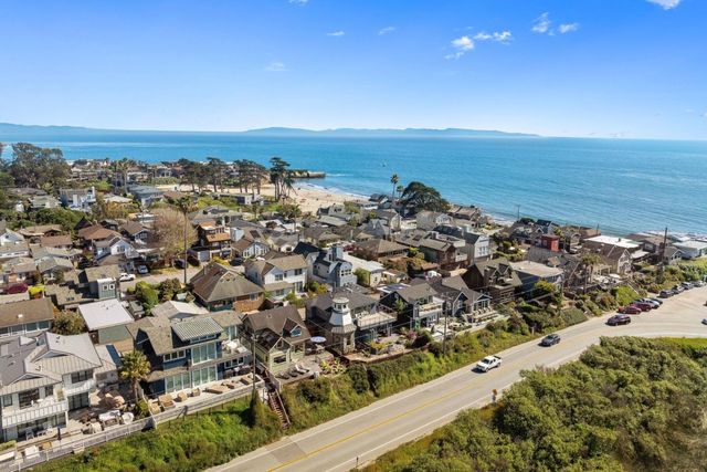 2974 E Cliff Drive, Santa Cruz, CA 95062