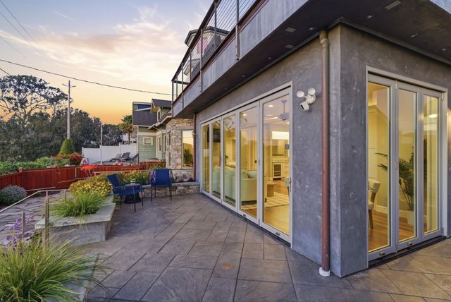 2974 E Cliff Drive, Santa Cruz, CA 95062