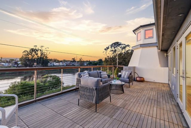 2974 E Cliff Drive, Santa Cruz, CA 95062