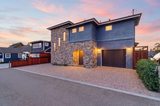 2974 E Cliff Drive, Santa Cruz, CA 95062