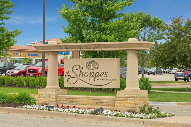 12883 82nd Place N, Maple Grove, MN 55369