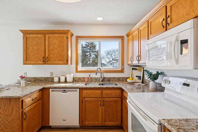 12883 82nd Place N, Maple Grove, MN 55369