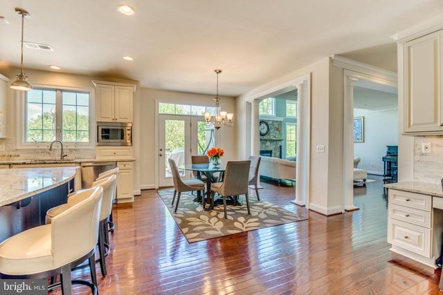 1751 TYSONS CREST LN, Vienna, VA 22182