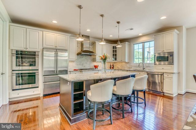 1751 TYSONS CREST LN, Vienna, VA 22182
