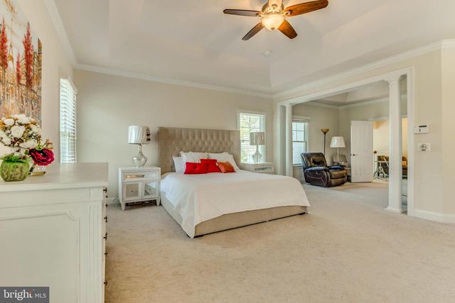 1751 TYSONS CREST LN, Vienna, VA 22182