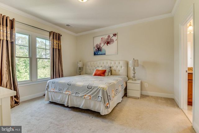 1751 TYSONS CREST LN, Vienna, VA 22182