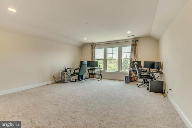 1751 TYSONS CREST LN, Vienna, VA 22182