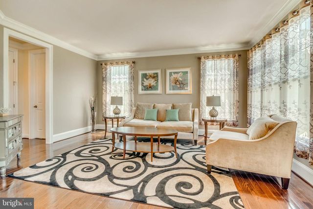 1751 TYSONS CREST LN, Vienna, VA 22182