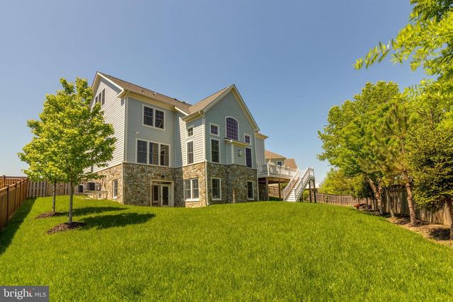 1751 TYSONS CREST LN, Vienna, VA 22182