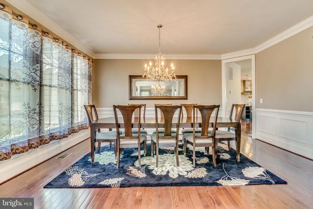 1751 TYSONS CREST LN, Vienna, VA 22182