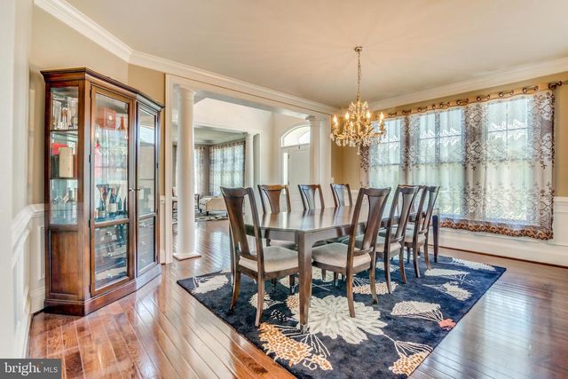 1751 TYSONS CREST LN, Vienna, VA 22182