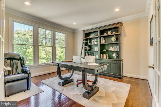 1751 TYSONS CREST LN, Vienna, VA 22182