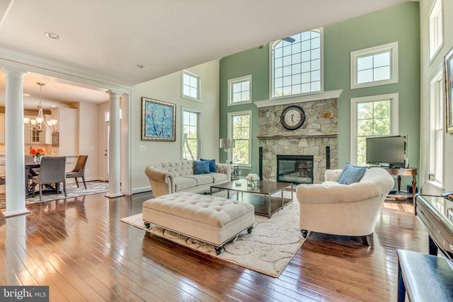 1751 TYSONS CREST LN, Vienna, VA 22182