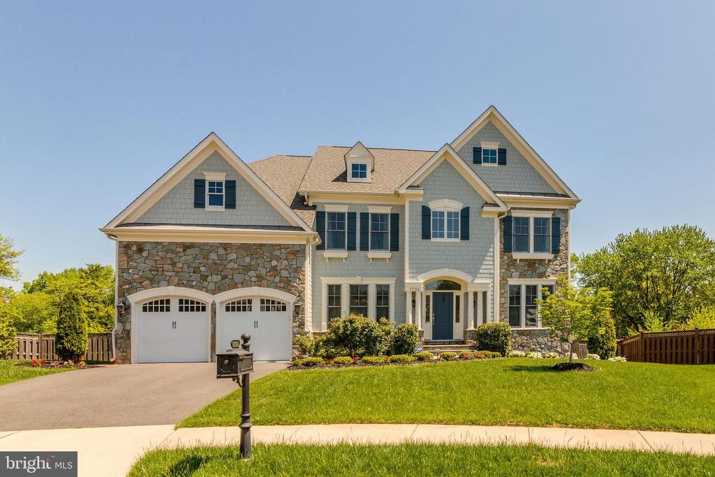 1751 TYSONS CREST LN, Vienna, VA 22182