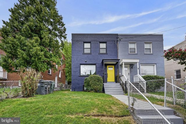 4623 HILLSIDE RD SE, Washington, DC 20019
