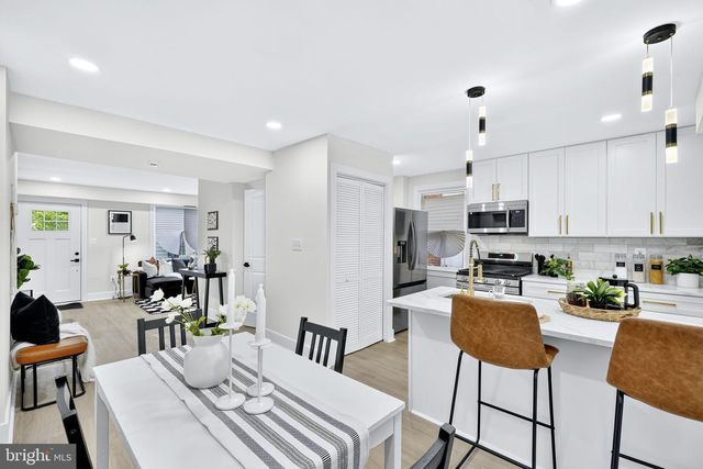4623 HILLSIDE RD SE, Washington, DC 20019