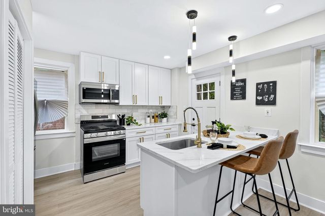 4623 HILLSIDE RD SE, Washington, DC 20019