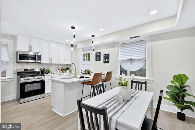 4623 HILLSIDE RD SE, Washington, DC 20019