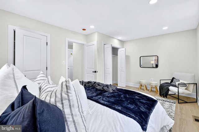4623 HILLSIDE RD SE, Washington, DC 20019