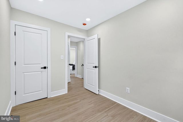4623 HILLSIDE RD SE, Washington, DC 20019