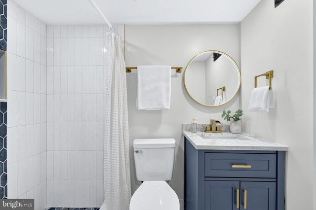 4623 HILLSIDE RD SE, Washington, DC 20019