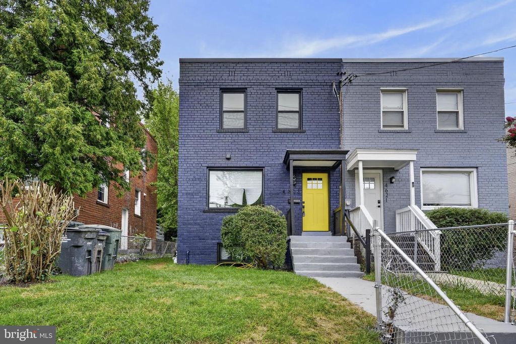4623 HILLSIDE RD SE, Washington, DC 20019
