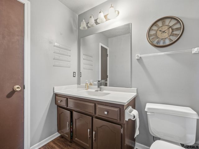5017 N 129 Street, Omaha, NE 68164