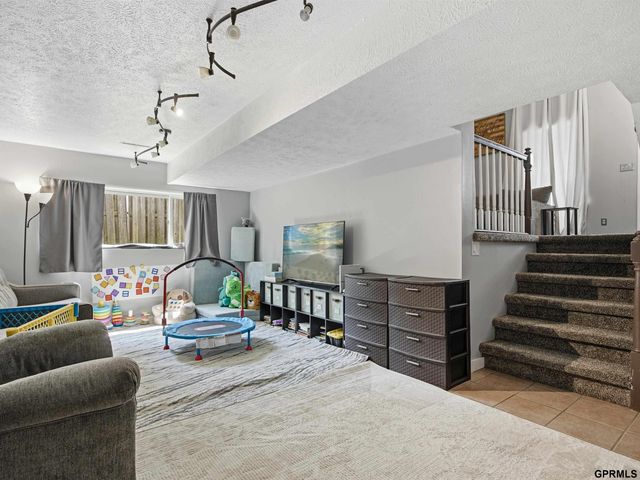 5017 N 129 Street, Omaha, NE 68164