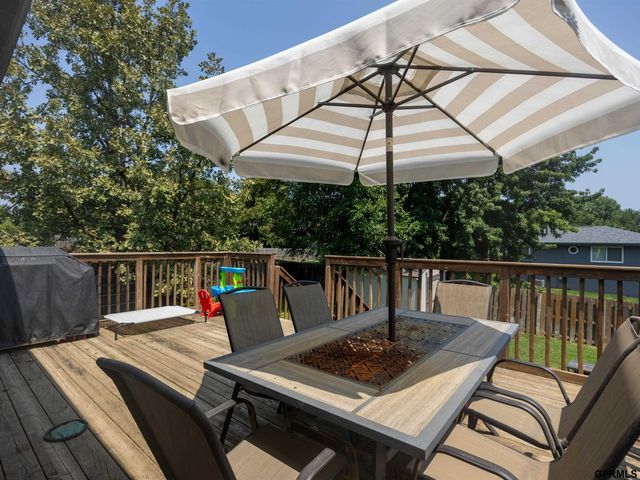 5017 N 129 Street, Omaha, NE 68164