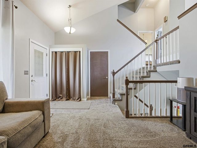 5017 N 129 Street, Omaha, NE 68164