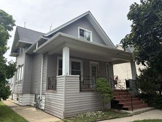 806 N 20th Avenue, Melrose Park, IL 60160