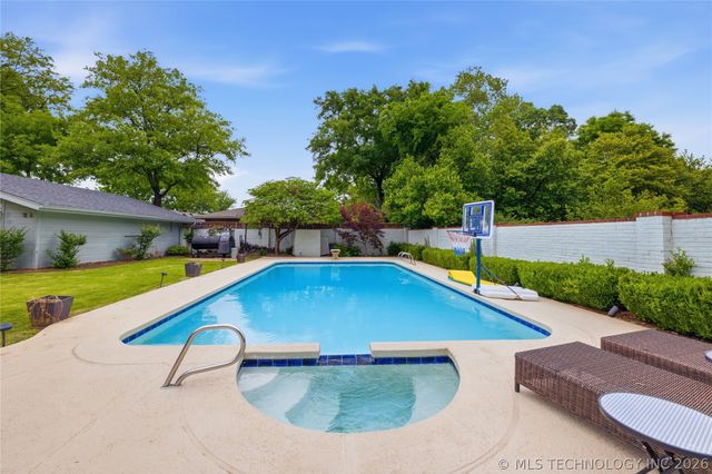 4123 S Victor Court, Tulsa, OK 74105