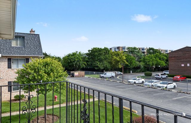 1319 N Baldwin Court 2B, Palatine, IL 60074