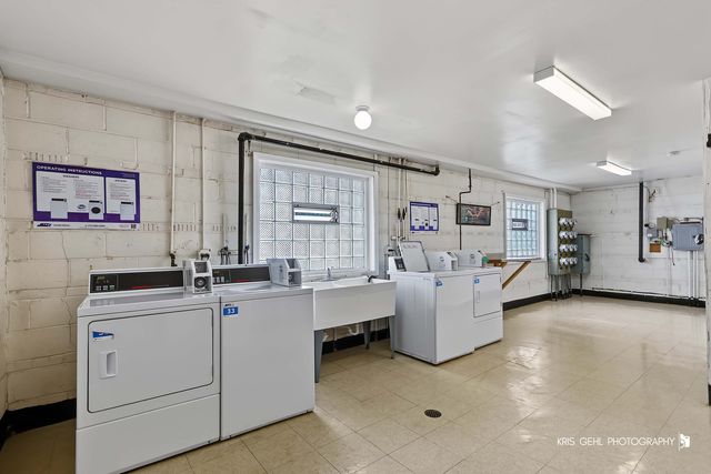 1319 N Baldwin Court 2B, Palatine, IL 60074