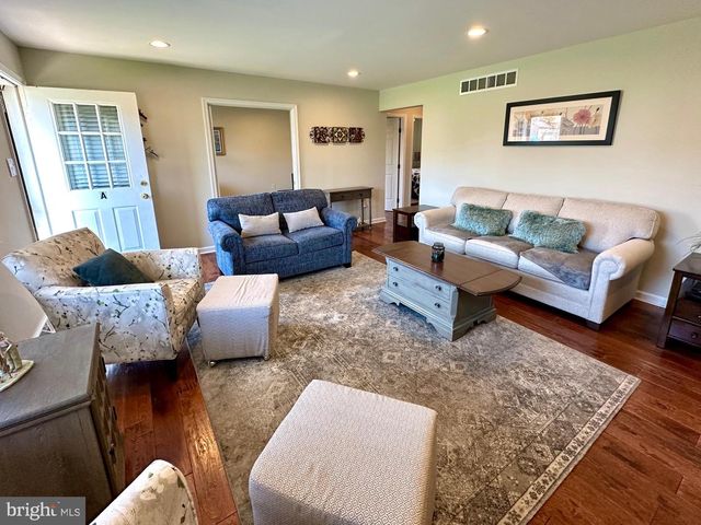 545-A NEMORAL ST, Warminster, PA 18974