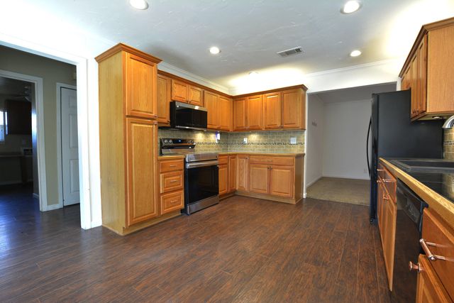 815 7th Street, Wolfforth, TX 79382