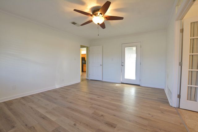 815 7th Street, Wolfforth, TX 79382