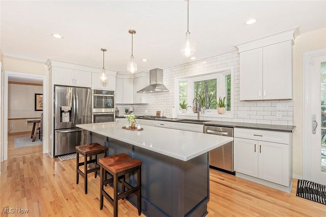 225 Linwood Lane, Aurora, OH 44202